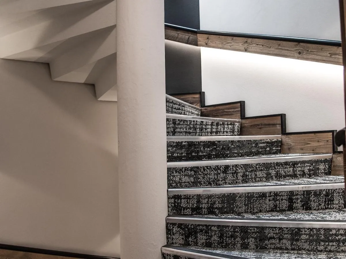 Apartment Appartement Familial Skis Aux Pieds Au Rond-Point Des Pistes, Les Allues - Fr-1-613-82