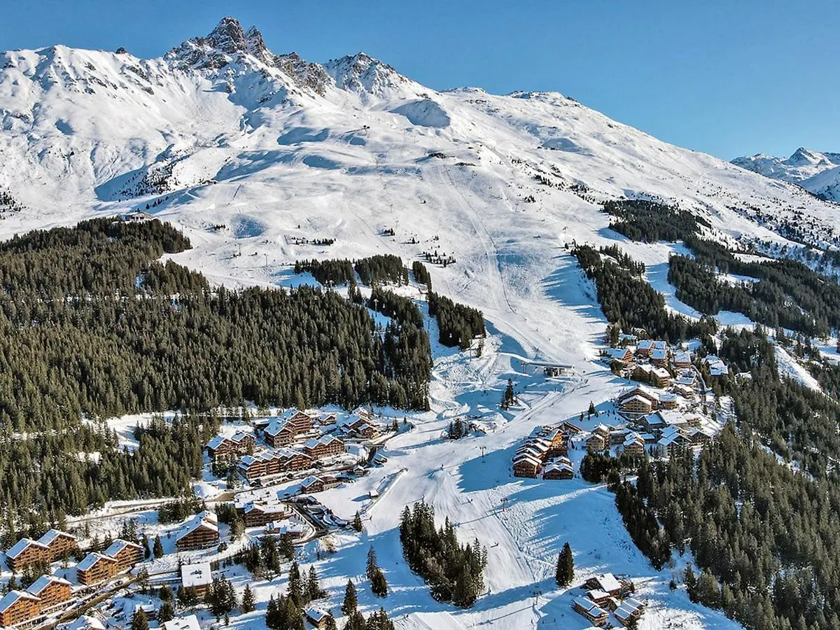 Appartement Familial Skis Aux Pieds Au Rond-Point Des Pistes, Les Allues - Fr-1-613-82 0*,  France